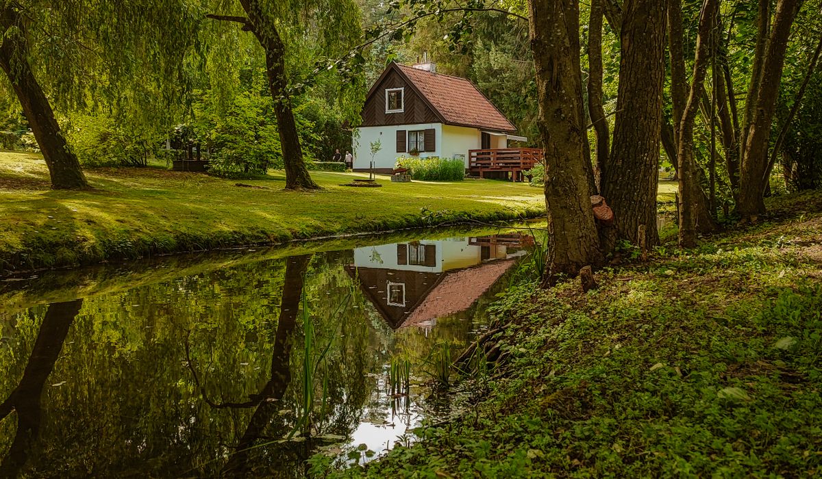 How to Plan a Quiet Weekend in a Countryside Cottage