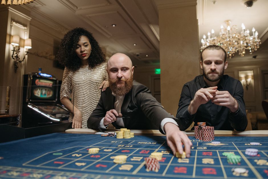 The Real Math Behind Online Slots: RTP, Variance, and Bankroll